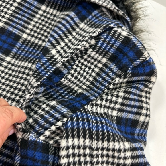 GUESS Girls Blue Plaid Jacket with Faux Fur Collar L-14 - Picture 9 of 9